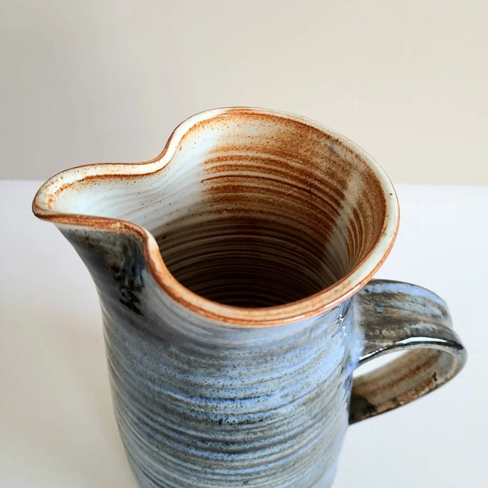 Llangollen Wales blue ceramic pitcher/vase. - Picture 3 of 7